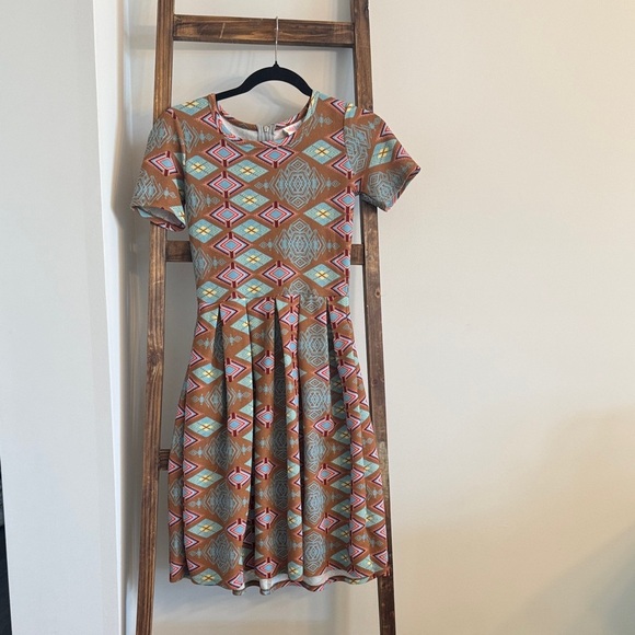 LuLaRoe Amelia Dress - Picture 1 of 2
